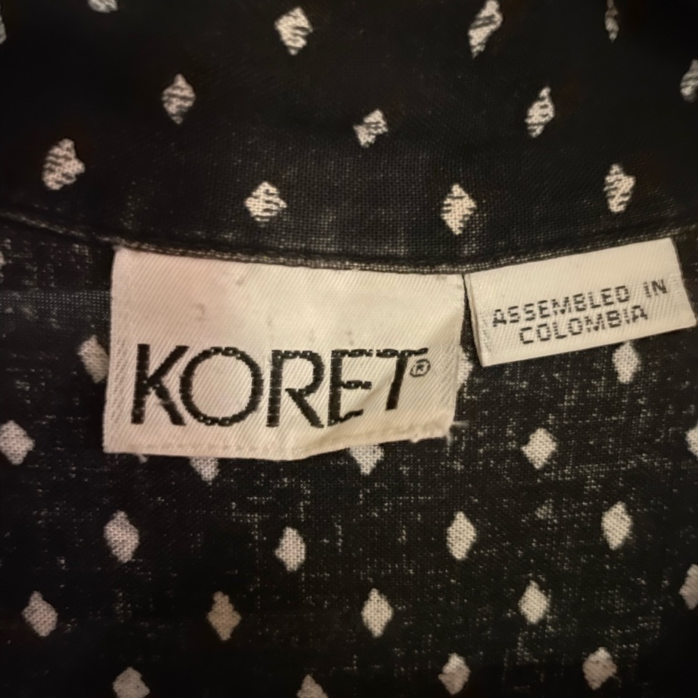 Koret Black and White Design Button-up Shirt